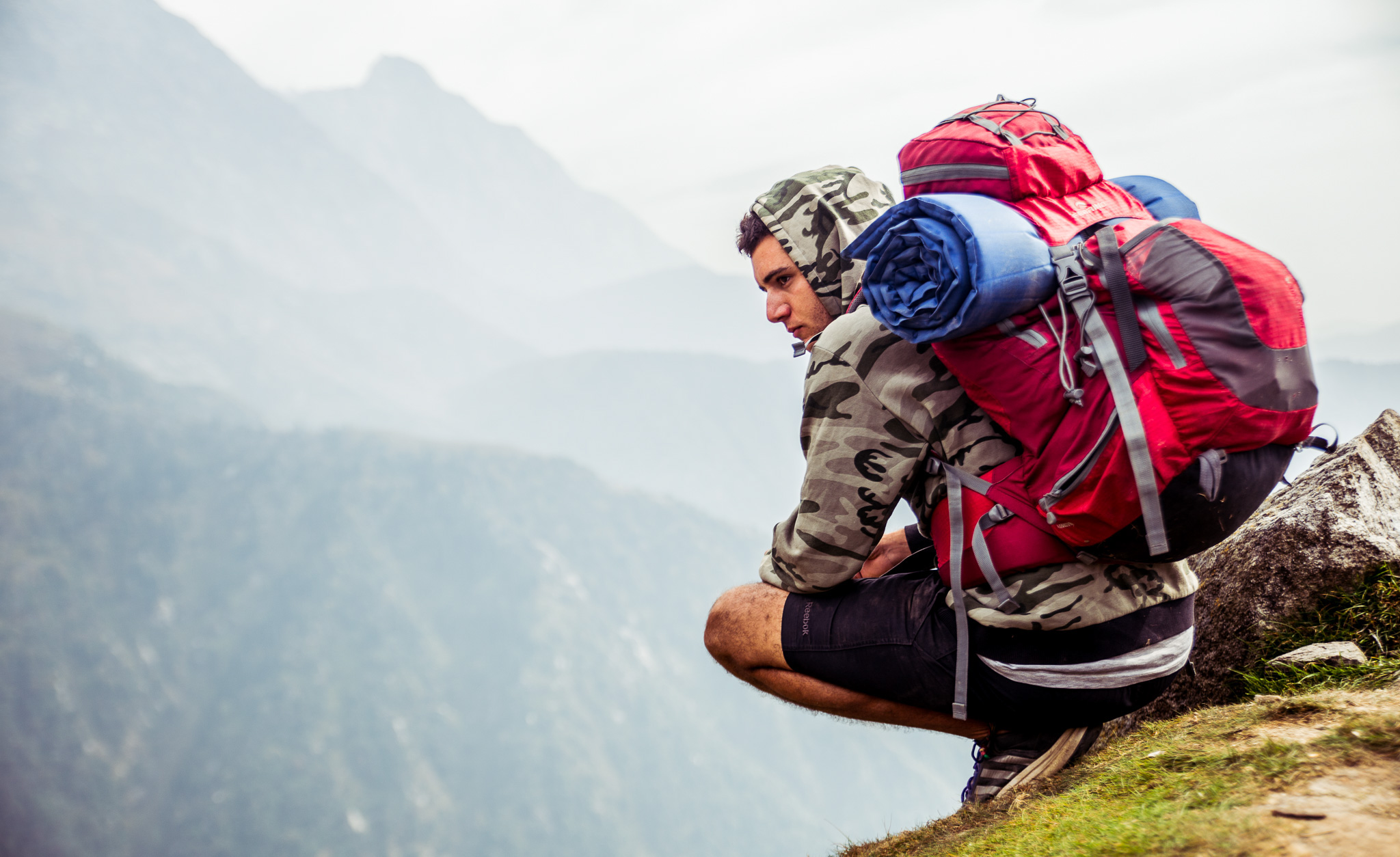 Un hombre de conocimientos es un hombre guerrero.A man of knowl